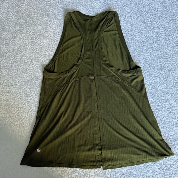 lululemon athletica Olive Muscle Tee - Picture 6 of 7